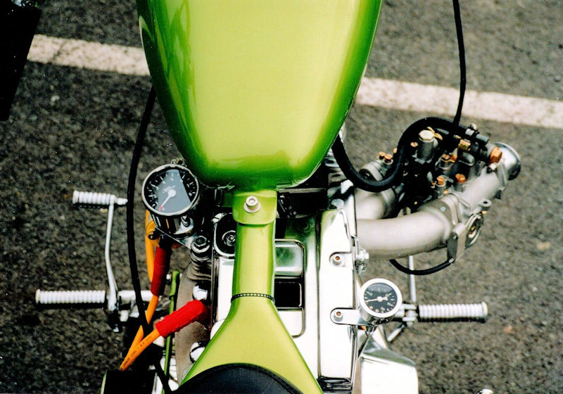 Carburateur double corps Weber.